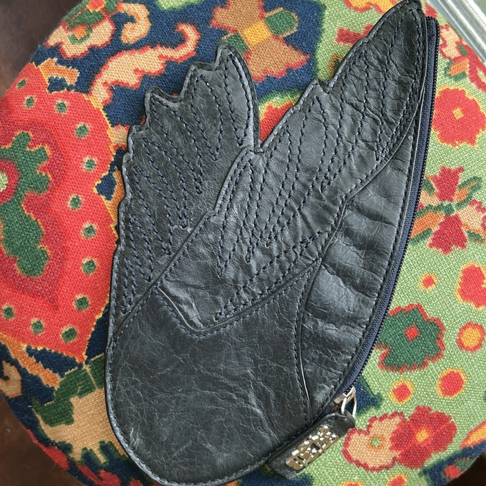 Leonello Borghi New York Black Leather Zip Close Small Winged Clutch Pouch